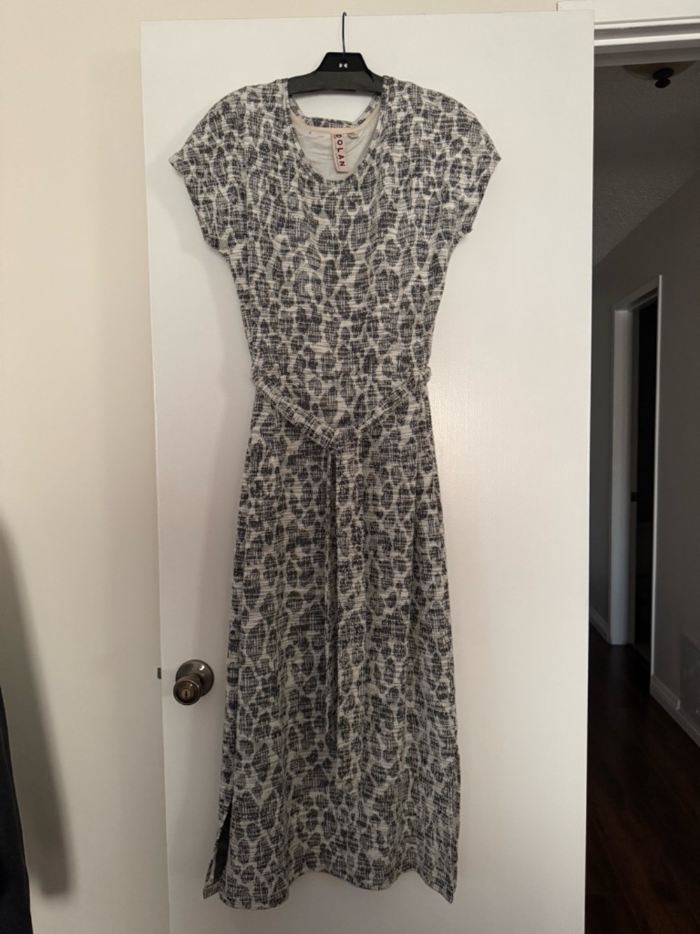 dolan Black and White Printed 
Cap-Sleeve  midi Dress